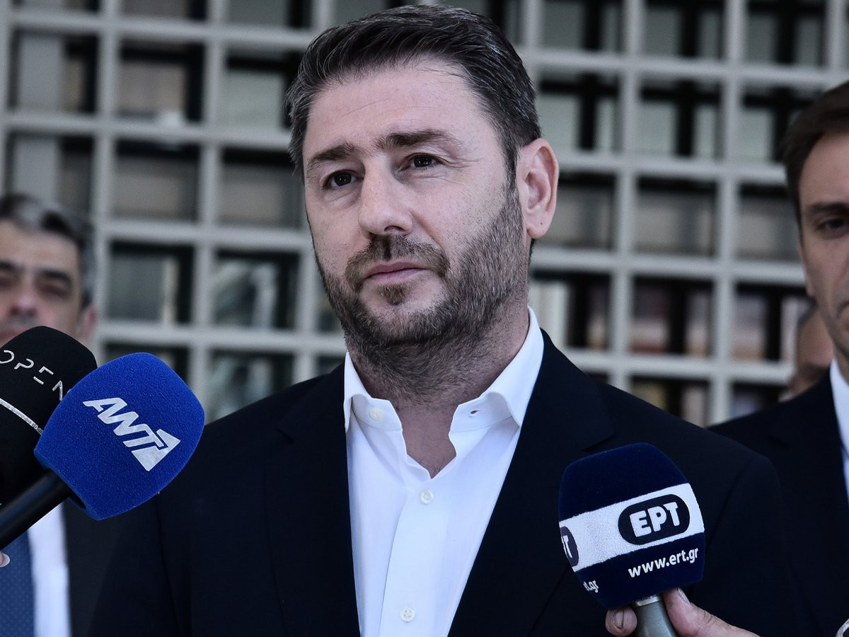 ΠΑΣΟΚ για παραιτήσεις: Βαλβίδες αποσυμπίεσης της κυβέρνησης Μητσοτάκη