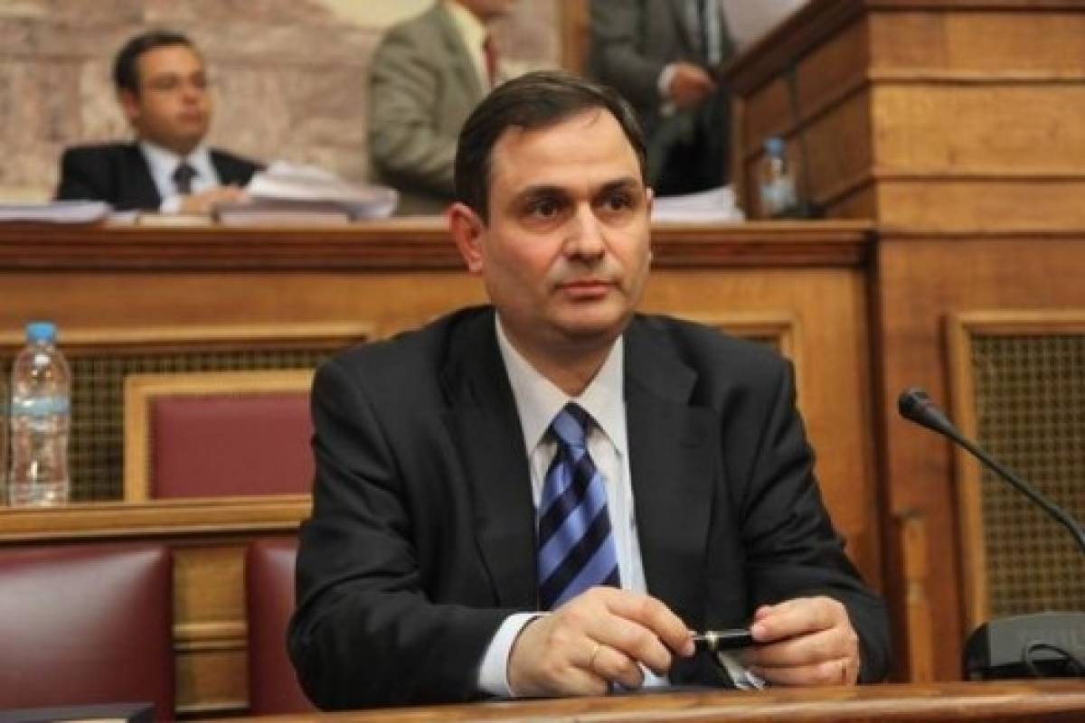 Σαχινίδης: Θεωρητικά υπερπλεονάσματα εις βάρος νοικοκυριών και επιχειρήσεων