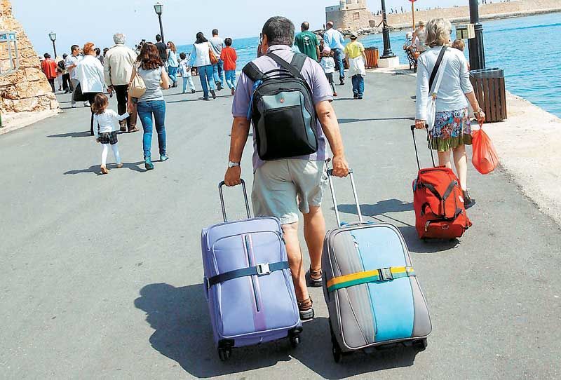 Πάνω από 21,4 εκατ. τουρίστες στο ενδεκάμηνο του 2014, σύμφωνα με την ΤτΕ