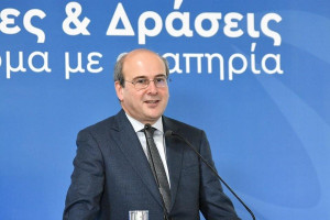 Χατζηδάκης: Η Ελλάδα βγάζει συντάξεις σε δυο μήνες