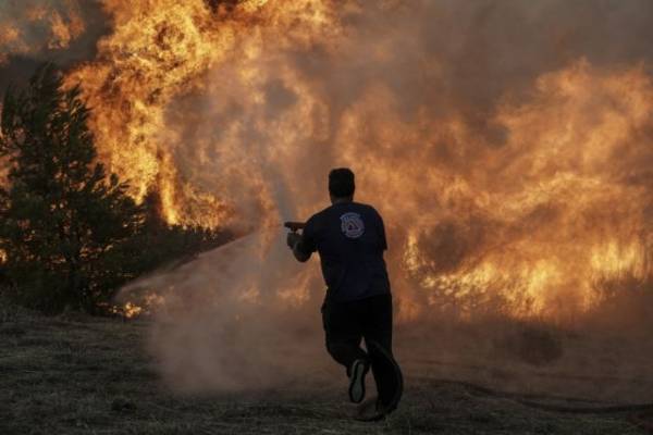 Σε πύρινο κλοιό η Φθιώτιδα