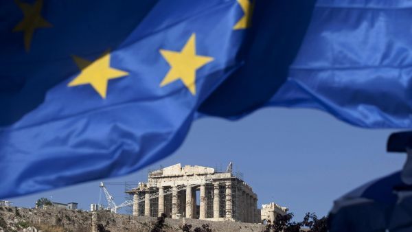 Guardian: Η Ελλάδα σε βαθιά ύφεση, η κρίση θα ξαναφουντώσει