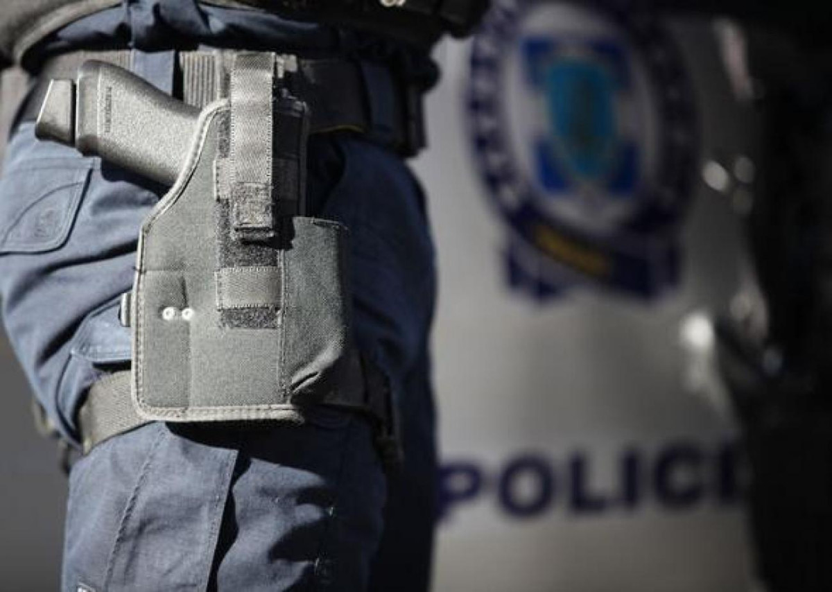Σύλληψη αστυνομικών για εκβίαση και δωροληψία σε βάρος καταστηματαρχών, οικοδόμων