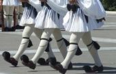 28η Οκτωβρίου: Αυτός είναι ο τσολιάς που τρέλανε τη Θεσσαλονίκη (pics)