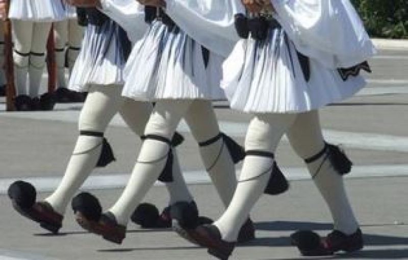28η Οκτωβρίου: Αυτός είναι ο τσολιάς που τρέλανε τη Θεσσαλονίκη (pics)