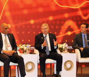 Σιάμισιης (HELLENiQ ENERGY): Μειονεκτούν λόγω πλαισίου τα ευρωπαϊκά διυλιστήρια
