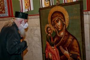 Ιερώνυμος:Θα υπερνικήσουμε τον εχθρό με τη βοήθεια Θεού και Επιστήμης