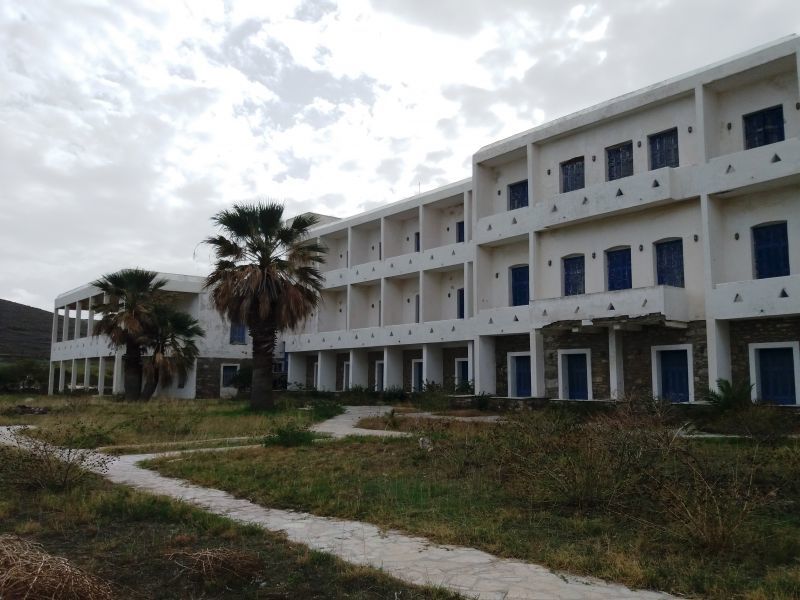 Επανεκκινεί ο διαγωνισμός αξιοποίησης του Ξενία Ιαματικής Πηγής Κύθνου