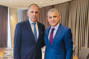Γεραπετρίτης στην ελληνική μεινότητα της Αλβανίας: Πάντοτε στο πλευρό σας