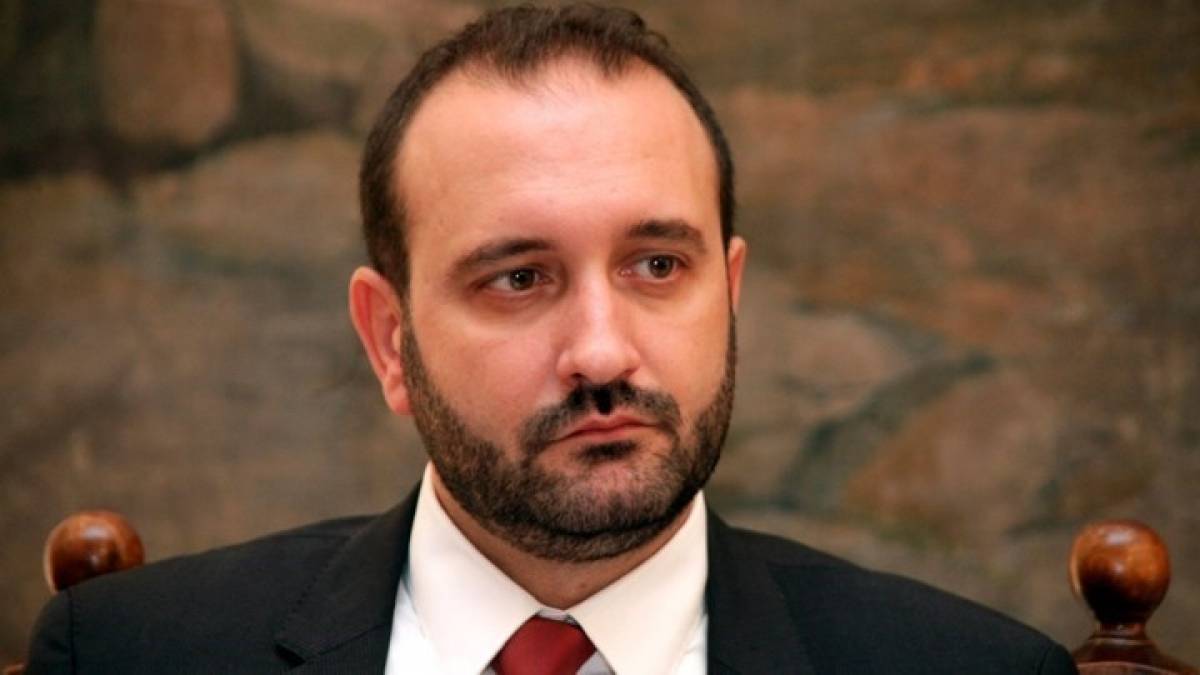 Ερωτήματα Κόλλια για το διαχωρισμό της ΔΕΠΑ