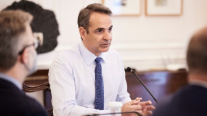 Οπαδική βία: «Βουβή» σύσκεψη στο Μαξίμου- Δευτέρα οι ανακοινώσεις