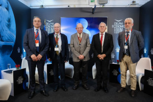 Τη δημιουργία υφυπουργείου Αμυντικής Βιομηχανίας ζητά ο ναύαρχος Αποστολάκης