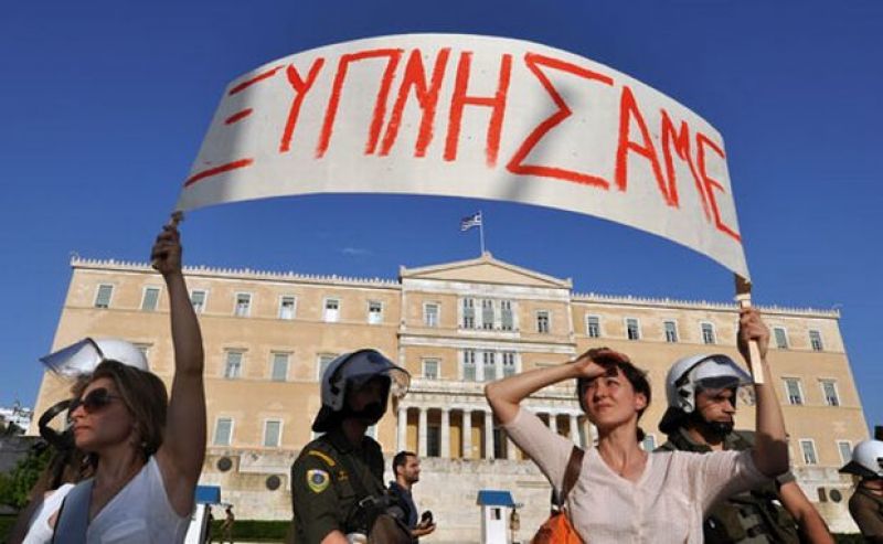 Έρευνα: Οι «Αγανακτισμένοι» αποσταθεροποίησαν το σύστημα της Μεταπολίτευσης