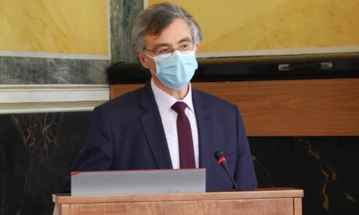 Διαψεύδει τα περί... παραγκωνισμού Τσιόδρα ο Πλεύρης