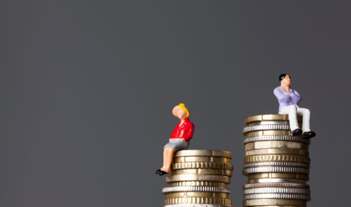 Οι καταναλωτές ξοδεύουν 25% παραπάνω από το εισόδημά τους