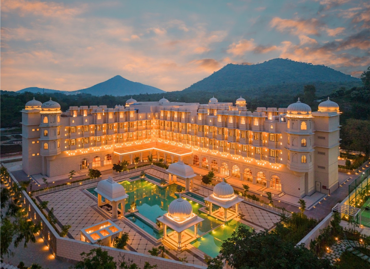 Νέο Wyndham Grand στο πολυτελές παραλίμνιο καταφύγιο Ουνταϊπούρ της Ινδίας