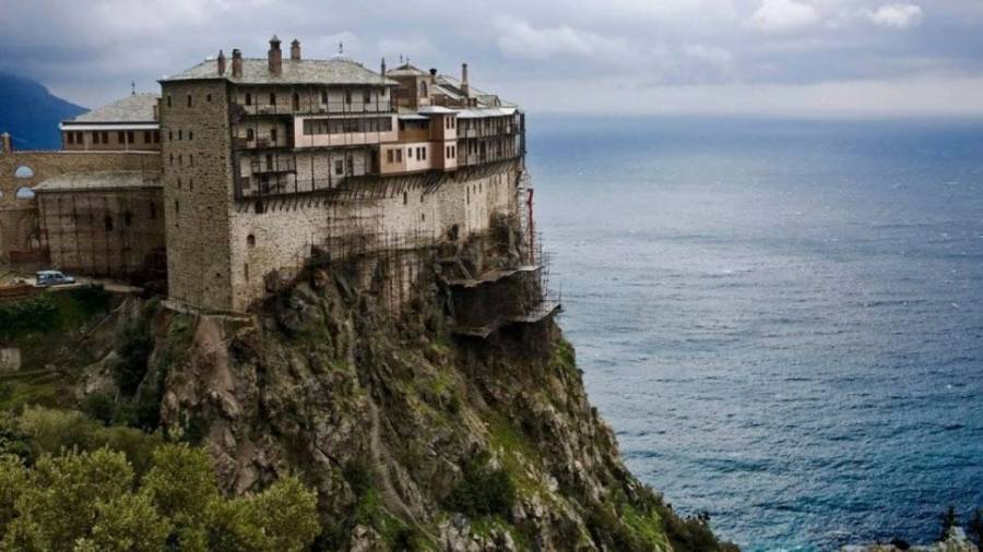 Άγιον Όρος: Έκρηξη κρουσμάτων κορονοϊού-Αναβάλλεται η Σύναξη της Ιεράς Κοινότητας