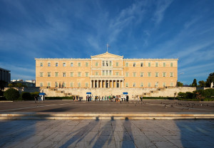 Νέες δημοσκοπήσεις: Πρώτη με διαφορά, αλλά και φθορά η ΝΔ – Δεν έπεισαν τα μέτρα της ΔΕΘ