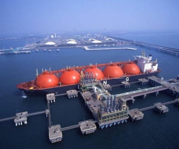 Στροφή των πλοίων με LNG στο slow steaming-Πιέσεις στους ναύλους
