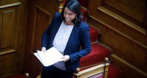 Κεραμέως: Καμία αναστολή της δια ζώσης λειτουργίας των σχολείων
