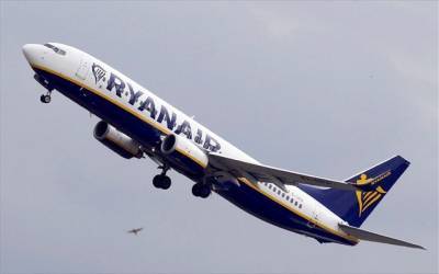 Υποβαθμίζει την πρόβλεψη για την επιβατική κίνηση η Ryanair