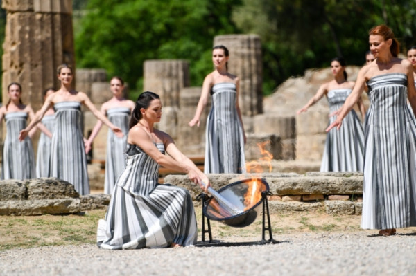 Αρχαία Ολυμπία: Η Ολυμπιακή φλόγα «ξεκίνησε» το ταξίδι-Τι απρόοπτο συνέβη