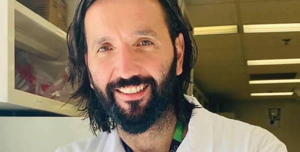 Καθηγητής Πρασσάς: Αποκλιμάκωση της πανδημίας στις επόμενες εβδομάδες
