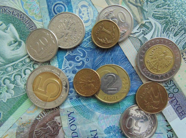 Αρνητικό ρεκόρ 25ετίας στην Πολωνία- Έφτασε το 17,9% ο πληθωρισμός