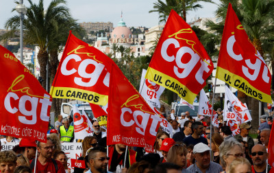 Γαλλία: Εργαζόμενοι επιστρέφουν εξαναγκαστικά στις αποθήκες καυσίμων εν μέσω απεργιών