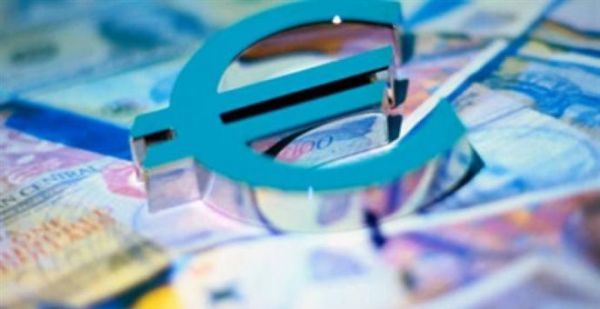 Bloomberg: Η απόδοση των 5ετών ελληνικών ομολόγων υποχώρησε στο 4,76%