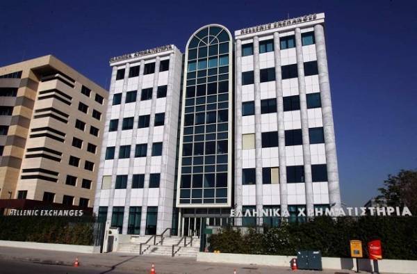 Στο «κόκκινο» το Χρηματιστήριο υπό διεθνείς πιέσεις