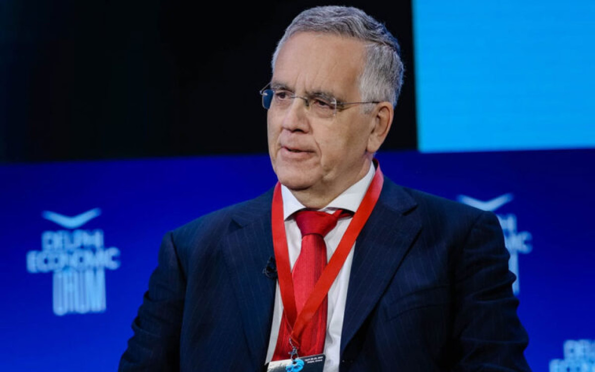 Τέσσερις απινιδωτές δώρισε στα δικαστήρια της Αθήνας ο Ντογιάκος