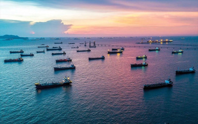 Διεθνές Ναυτικό Επιμελητήριο: Πρόταση για ταμείο μετάβασης σε «πράσινα καύσιμα»