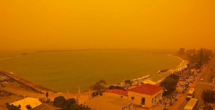 Αφρικανική σκόνη «κάλυψε» την Ελλάδα: Απόκοσμες εικόνες (photos &amp; video)