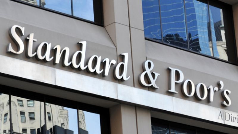 S&amp;P: Σε CCC+ αναβαθμίζει την πιστοληπτική αξιολόγηση της Ελλάδας