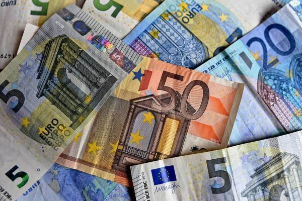 Η «ακτινογραφία» της βόμβας προσφυγών για τα αναδρομικά δημοσίων υπαλλήλων