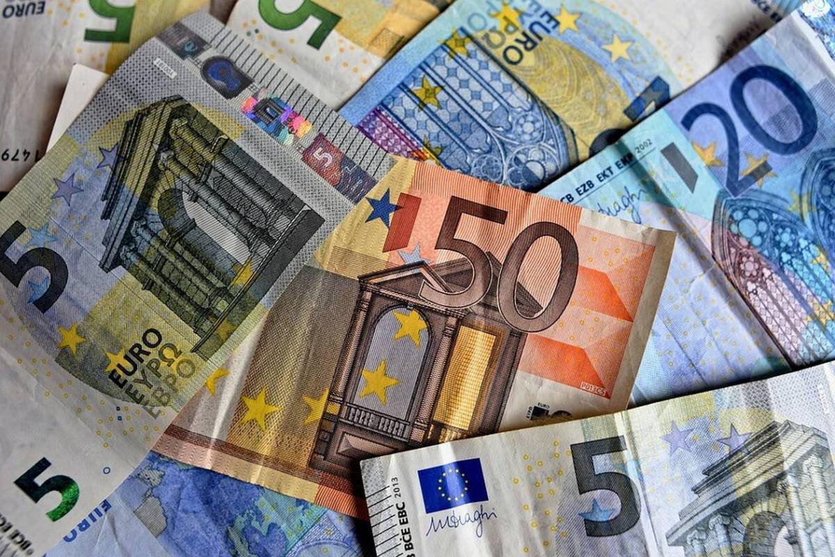 Η «ακτινογραφία» της βόμβας προσφυγών για τα αναδρομικά δημοσίων υπαλλήλων