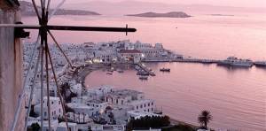 Έρευνα ΠΑΜΑΚ: «Ναι» στην έλευση τουριστών, αλλά με προϋποθέσεις