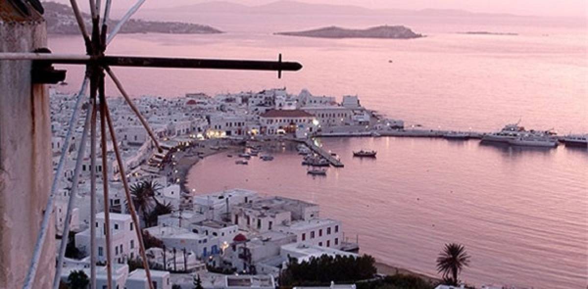 Έρευνα ΠΑΜΑΚ: «Ναι» στην έλευση τουριστών, αλλά με προϋποθέσεις
