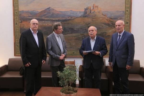 Παράδοση της Ετήσιας Έκθεσης ΑΔΑΕ στο Ν. Βούτση