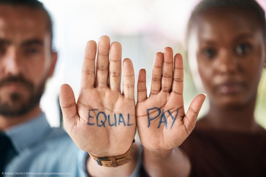 Ευρωβουλή: Με τη «βούλα» ίση αμοιβή για γυναίκες και άνδρες