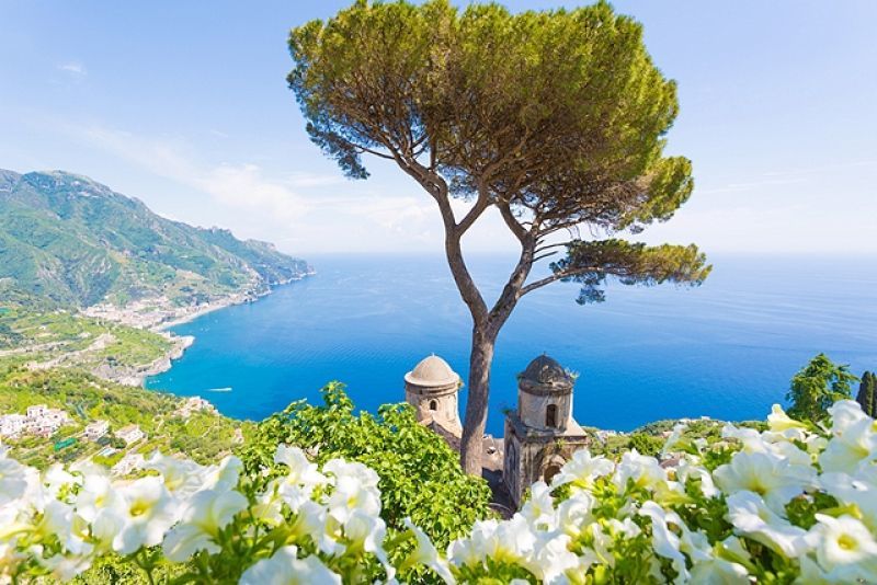 Η υπέροχη ακτογραμμή Amalfi στην Ιταλία