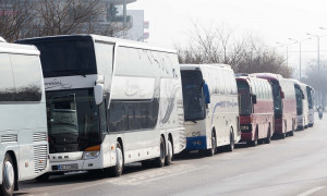 Περίοδος προκλήσεων για τα τουριστικά γραφεία και λεωφορεία το 2022