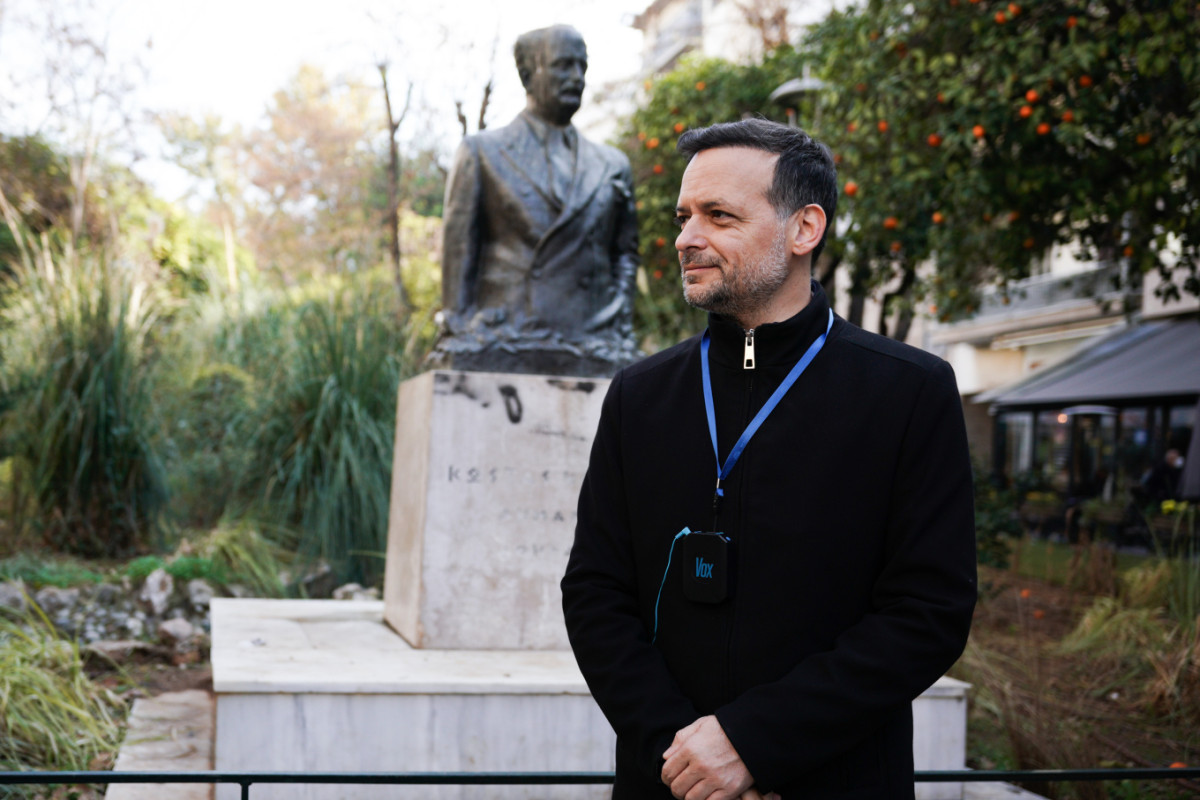Ξενάγηση Δούκα στην Κυψέλη μαζί με δεκάδες εκπαιδευτικούς