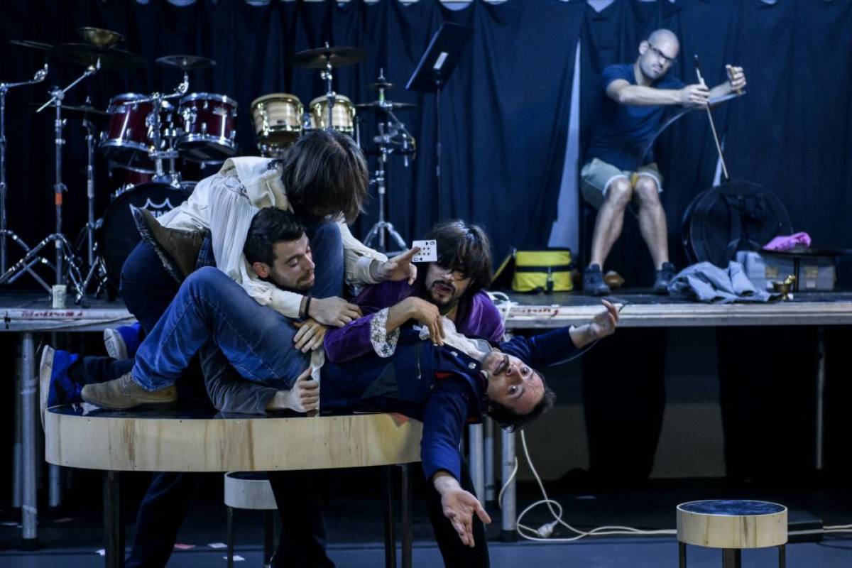 Στην πρόβα: «Οι παίχτες» στο Θέατρο Κιβωτός – Ένα παιχνίδι εξαπάτησης