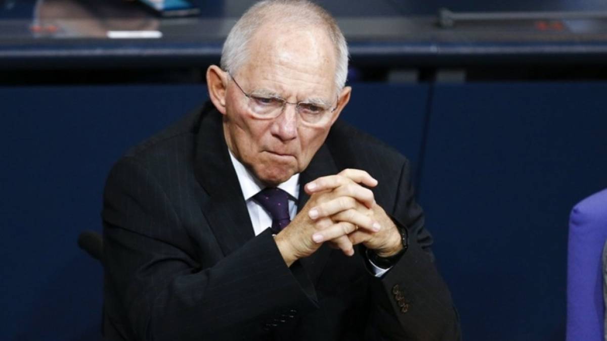 Σόιμπλε: Να ενισχυθούν οι προσπάθειες ενσωμάτωσης των προσφύγων