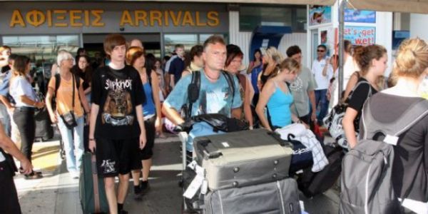 Κατά 15,6% περισσότεροι οι τουρίστες της Ελλάδας το τελευταίο εξάμηνο