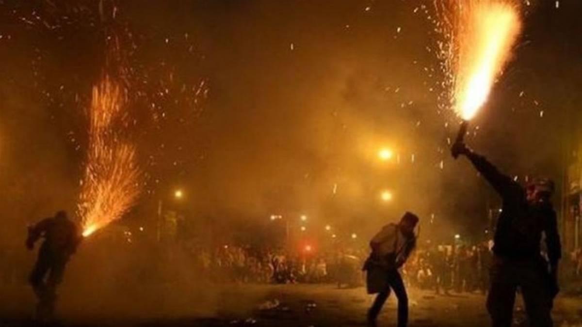 Σαϊτοπόλεμος στην Καλαμάτα: Ελεύθεροι μέχρι την Παρασκευή οι επτά κατηγορούμενοι