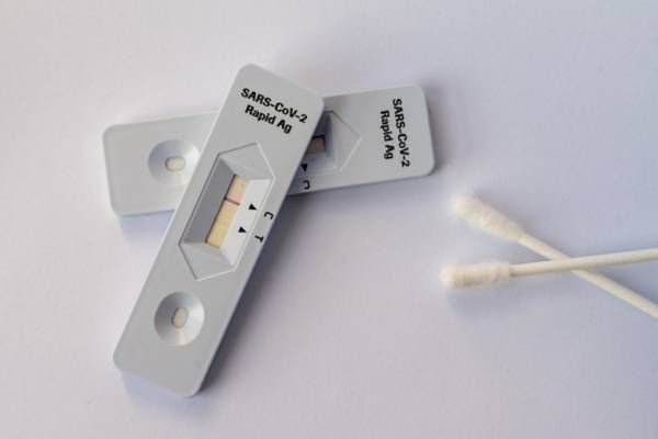 Self test: Πότε σταματούν να είναι υποχρεωτικά για τους εμβολιασμένους