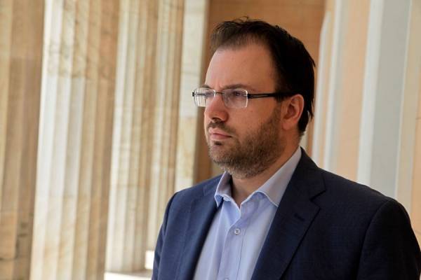Θεοχαρόπουλος: Άνευ προηγουμένου το κυβερνητικό σόου των ΣΥΡΙΖΑ-ΑΝΕΛ